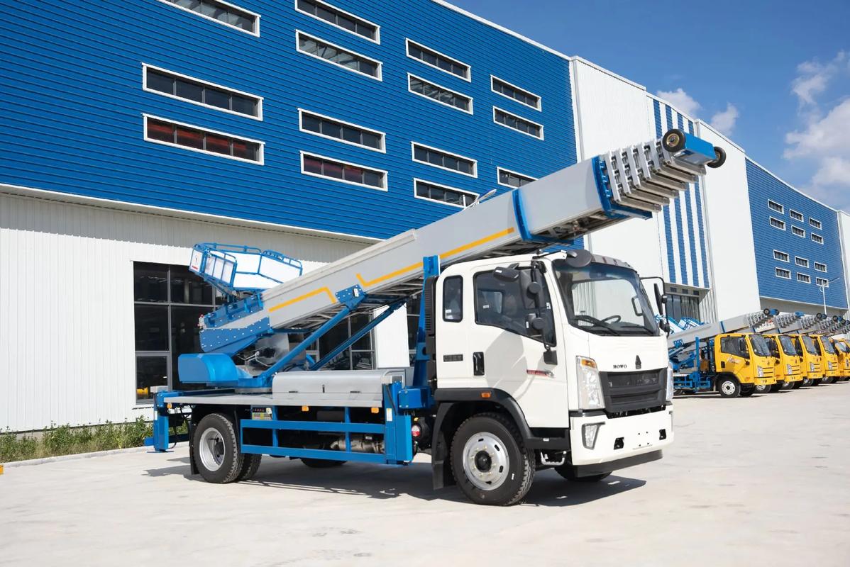 杭州余杭出租云梯车高空作业车 建筑垃圾搬运